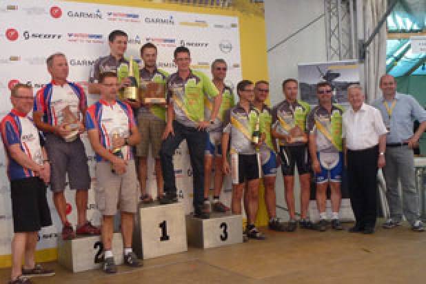 Siegerehrung MTB Gemeindemeisterschafen 2013 mit Landeshauptmann Pühringer (Foto: Salzkammergut Trophy) Siegerehrung MTB Gemeindemeisterschafen 2013 mit Landeshauptmann Pühringer (Foto: Salzkammergut Trophy)