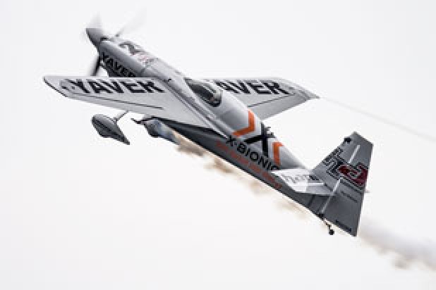 Hannes Arch Airshow (Foto: Samo Vidic / Red Bull Content Pool Hannes Arch Airshow (Foto: Samo Vidic / Red Bull Content Pool