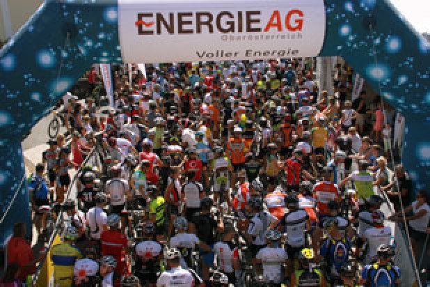 Startaufstellung Salzkammergut Trophy 2015 - Strecke E (Foto: Kurt Reiter) Startaufstellung Salzkammergut Trophy 2015 - Strecke E (Foto: Kurt Reiter)