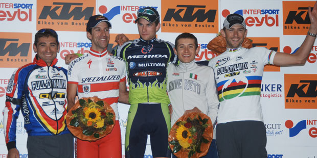 Mauro Bettin (ITA), Alban Lakata (AUT), Moritz Milatz (GER), Leonardo Paez (COL), Massimo de Bertolis (ITA) - 2005 UCI Mountain Bike Marathon World Cup - (Foto: Armin Küstenbrück - Salzkammergut Trophy)