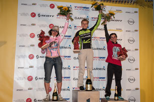 Katja Hentschel (GER), Michela Ton (ITA), Daniela Genovesi (BRA) - Sieger Salzkammergut Trophy 2013 (Foto: Martin Bihounek)