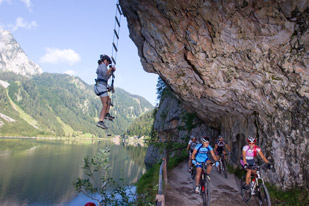 Klettern und Biken am Gosausee (Foto: Haiden Erwin)