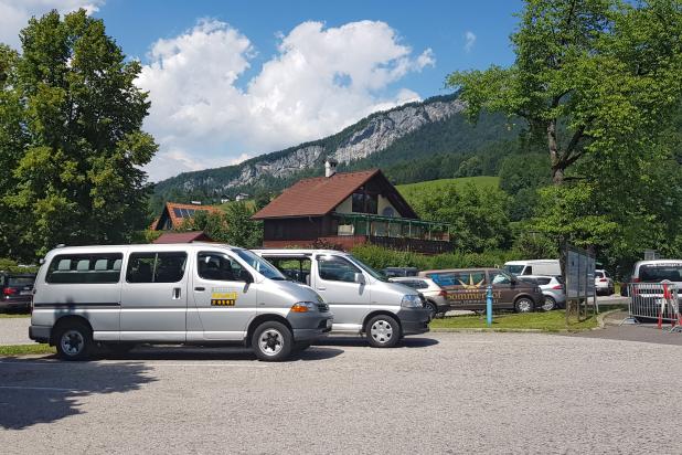 Goiserer Taxi 4242 - Bike-Shuttle Parkplatz Bad Goisern Mitte - Salzkammergut Trophy 2018 (Foto: Chris) Goiserer Taxi 4242 - Bike-Shuttle Parkplatz Bad Goisern Mitte - Salzkammergut Trophy 2018 (Foto: Chris)