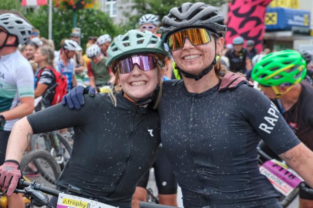 Salzkammergut Trophy 2025 - glückliche Finisher (Foto: Bernd Schröckelsberger)