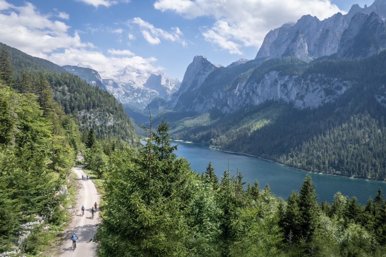 Salzkammergut Trophy 2022 - Dachstein mit Gosaukamm und Gosausee (Foto: Erwin Haiden)