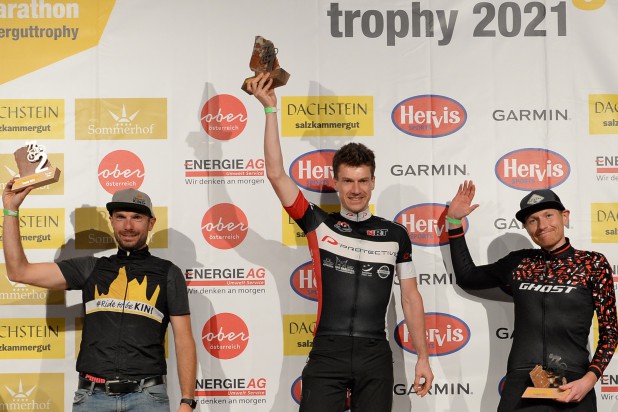 Andreas Huber (2. Platz), Julius Wagner (1. Platz) und Benjamin Michael (3. Platz) – Sieger Salzkammergut Trophy 2021 - Strecke C (Foto: Joachim Gamsjäger)