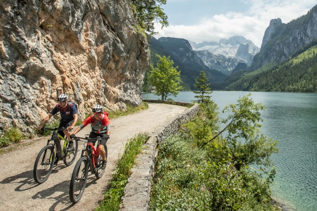 Dachsteinrunde epowered by Bosch – Dachstein mit Gosausee (Foto: Erwin Haiden)