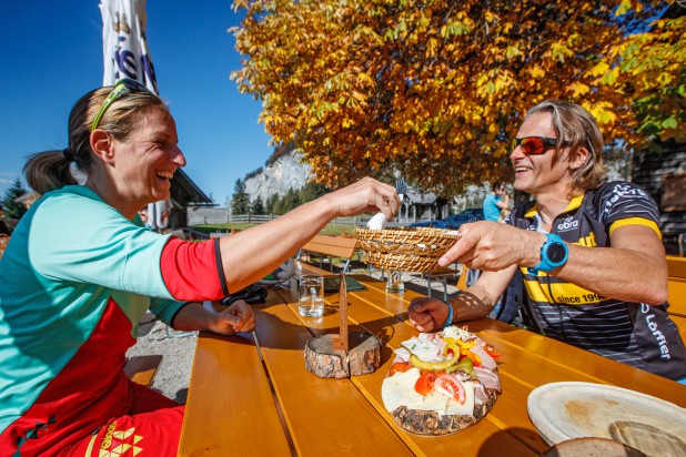 Einkehr bei der Hütteneckalm (Foto: Erwin Haiden)