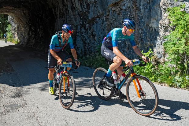 C813 Martin Schätzl (GER) und C926 Andreas Schrottenbaum (GER) - dritter und erster des Gravel Marathon - Salzkammergut Trophy 2023 (Foto: Marc Schwarz)