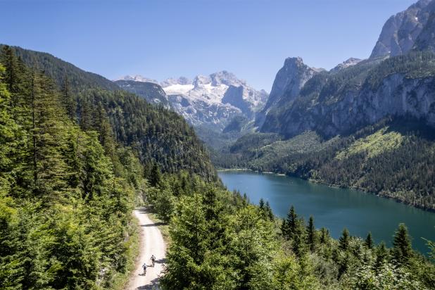 Salzkammergut Trophy 2023 - Dachstein mit Gosaukamm mit Gosausee (Foto: Erwin Haiden)